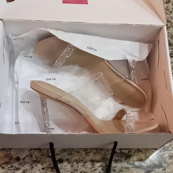 Aldo - Picture 4 of 7